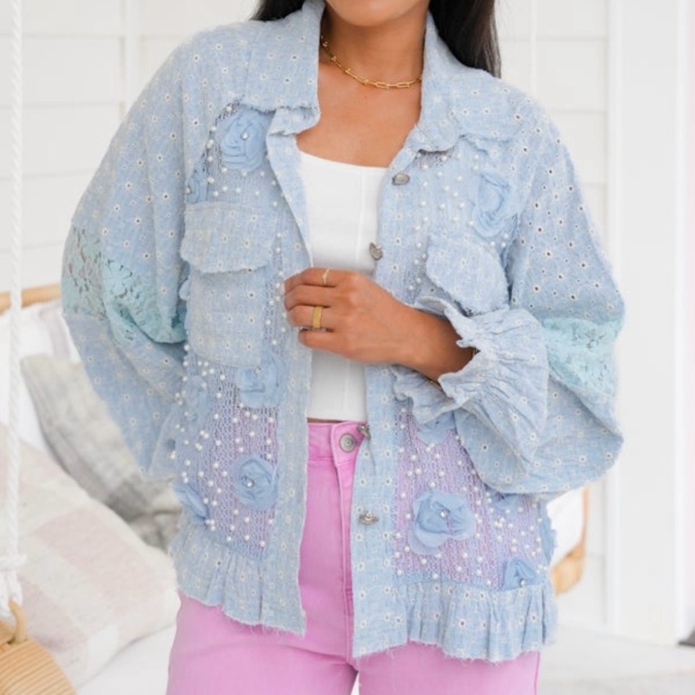 EUC POL LACEY FORAL SHACKET IN POWDERED BLUE, SIZE SMALL